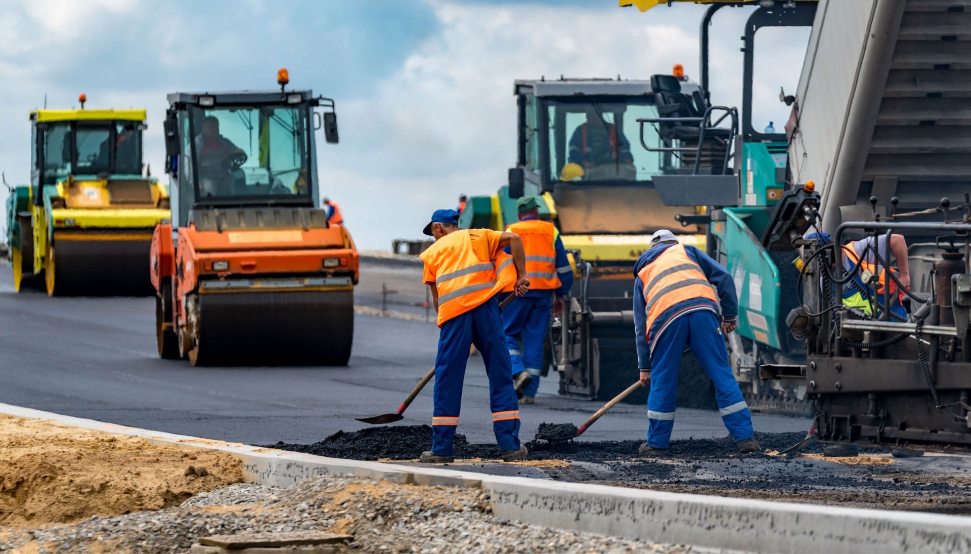 Reliable asphalt construction services in Louisville, KY for various projects.